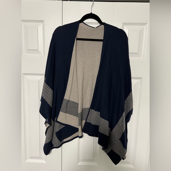 cabi reversible wrap - Picture 3 of 3